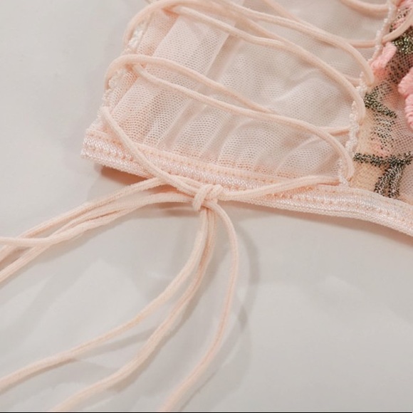 🌸Pink Embroidered Lingerie Set🌸 - Picture 6 of 12
